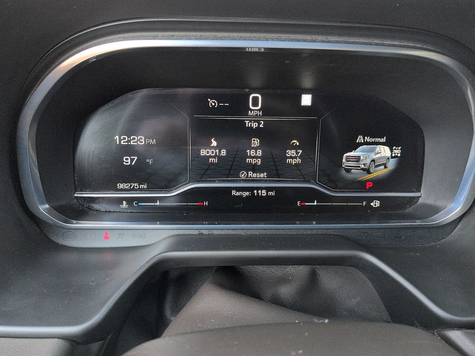 2023 GMC Yukon XL SLT