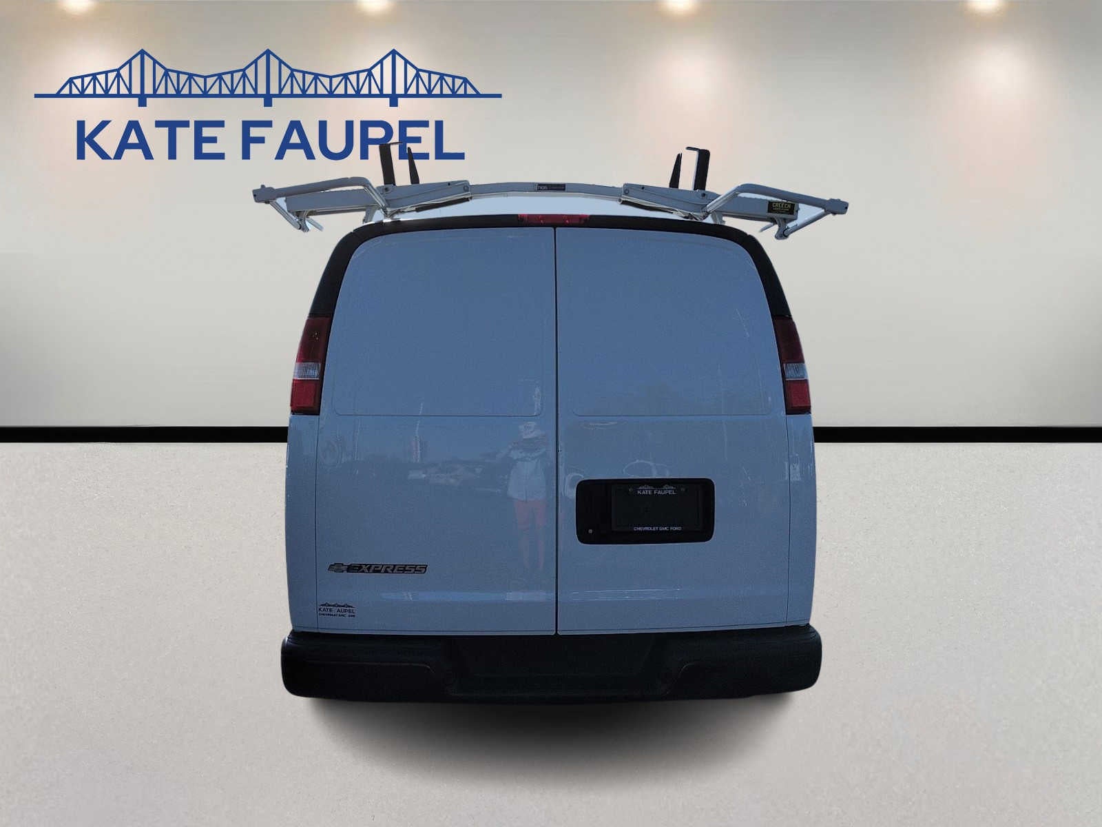 2025 Chevrolet Express Cargo WT