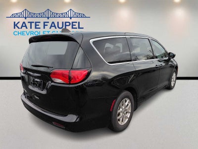 2024 Chrysler Voyager LX