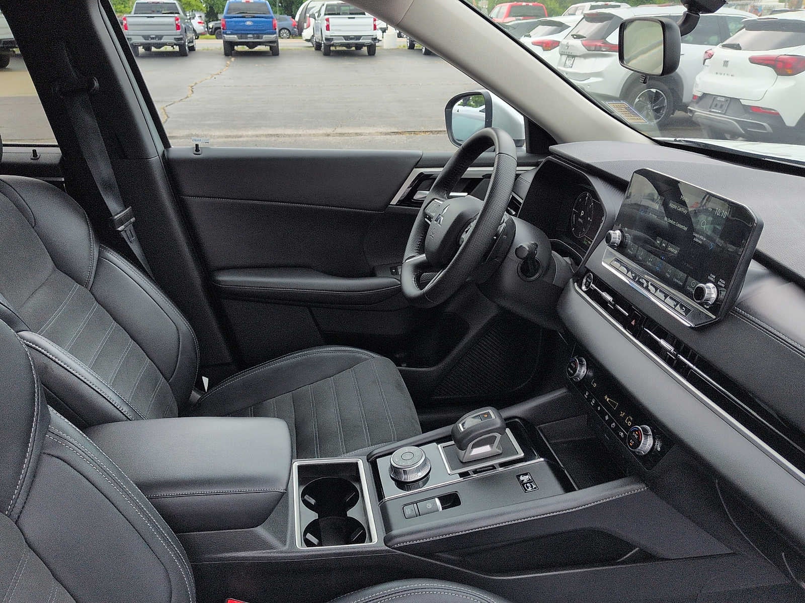 2024 Mitsubishi Outlander Plug-In Hybrid SE