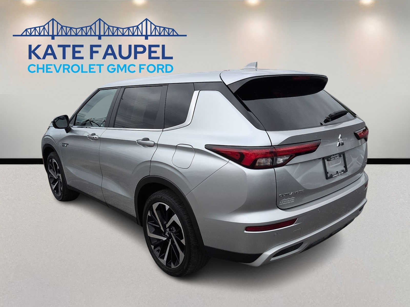 2024 Mitsubishi Outlander Plug-In Hybrid SE