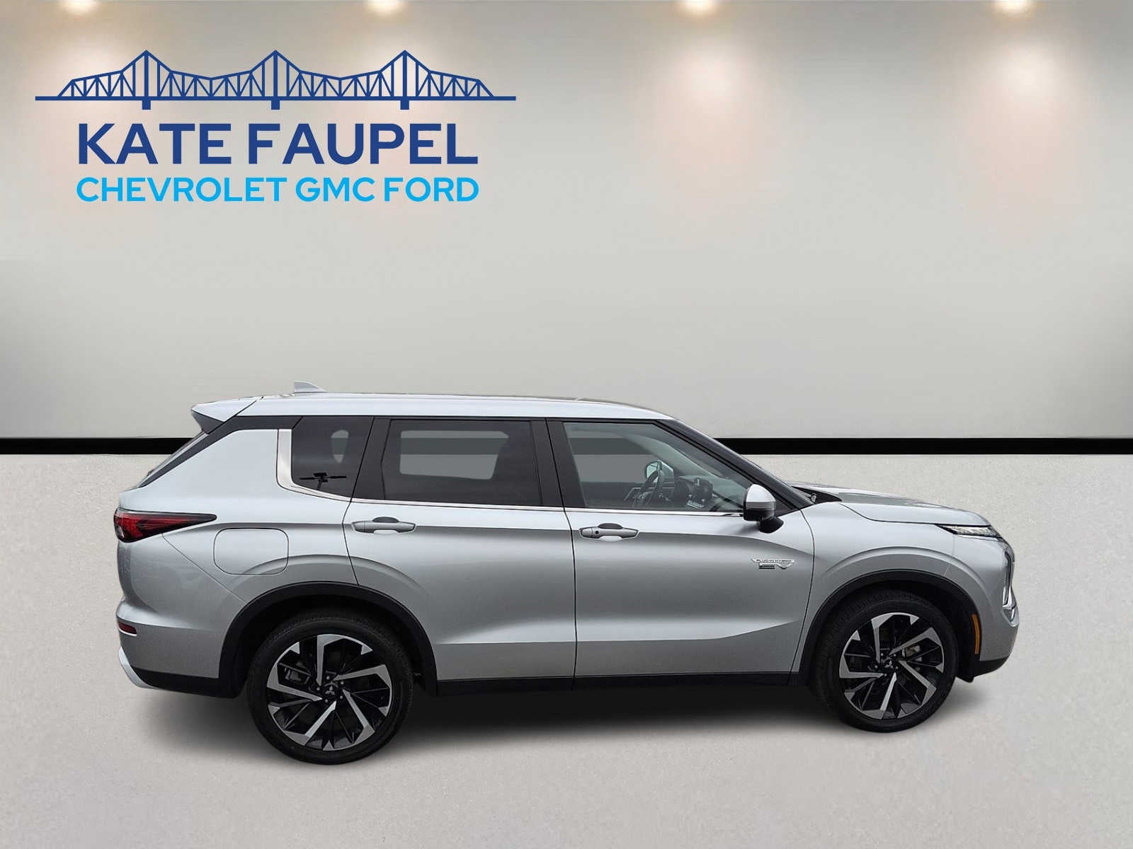 2024 Mitsubishi Outlander Plug-In Hybrid SE