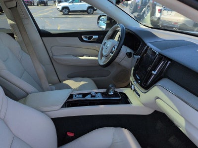 2023 Volvo XC60 Plus Bright Theme