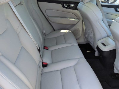 2023 Volvo XC60 Plus Bright Theme