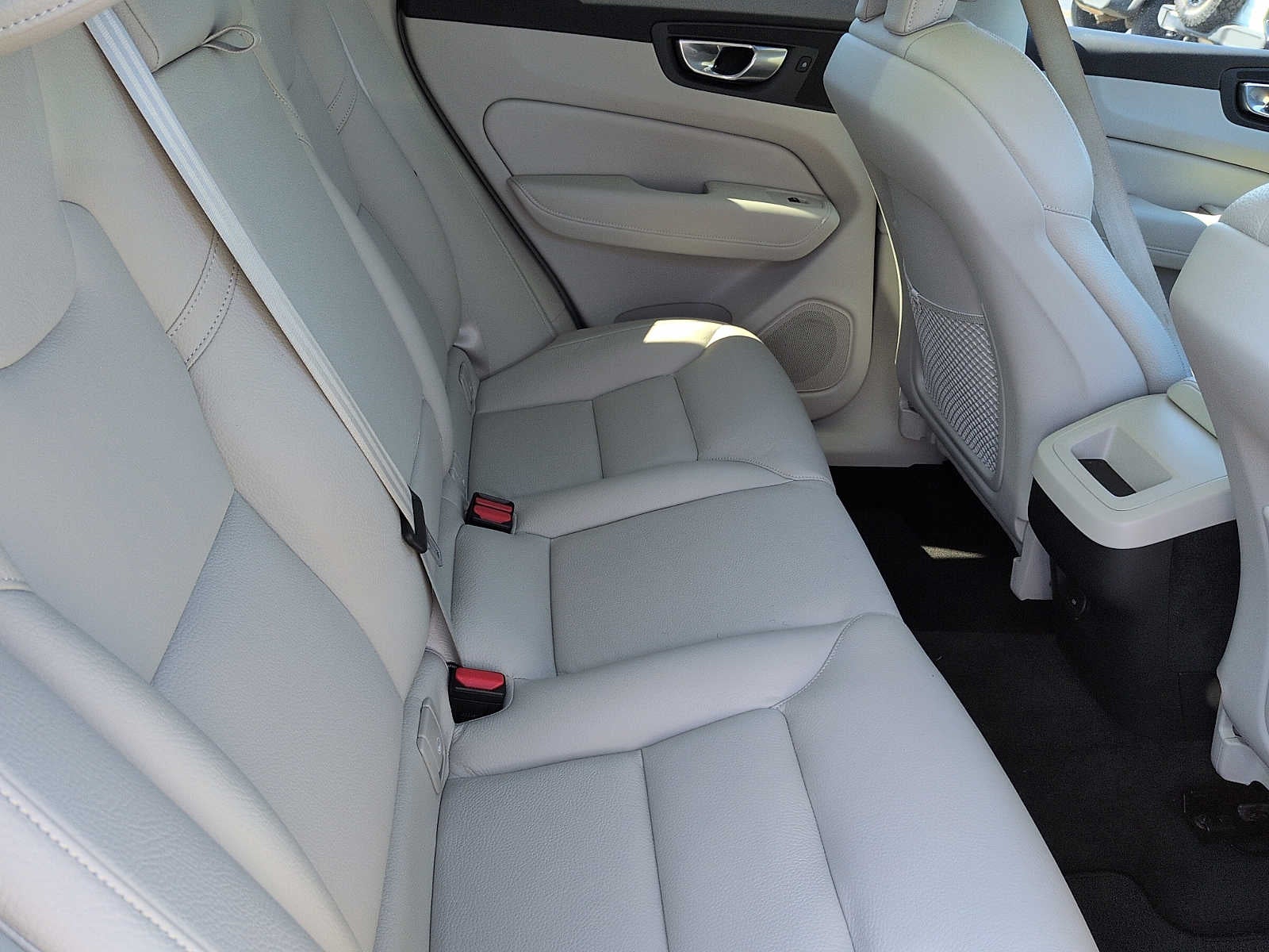 2023 Volvo XC60 Plus Bright Theme