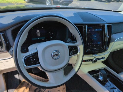 2023 Volvo XC60 Plus Bright Theme