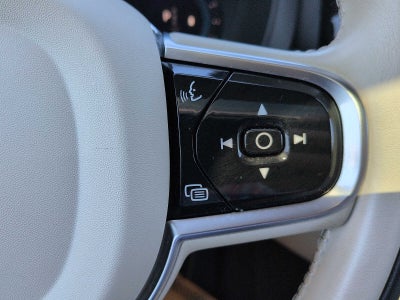 2023 Volvo XC60 Plus Bright Theme