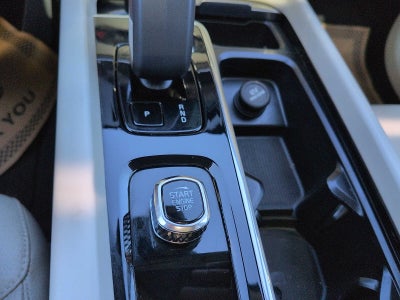 2023 Volvo XC60 Plus Bright Theme