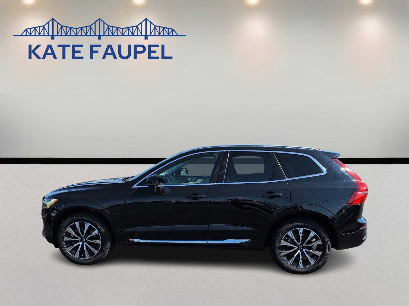 2023 Volvo XC60 Plus Bright Theme
