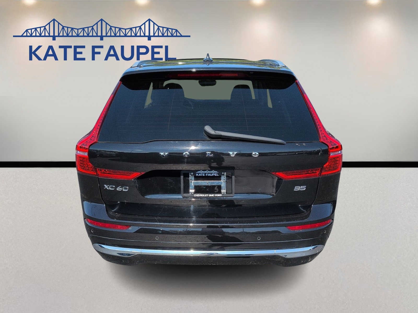 2023 Volvo XC60 Plus Bright Theme